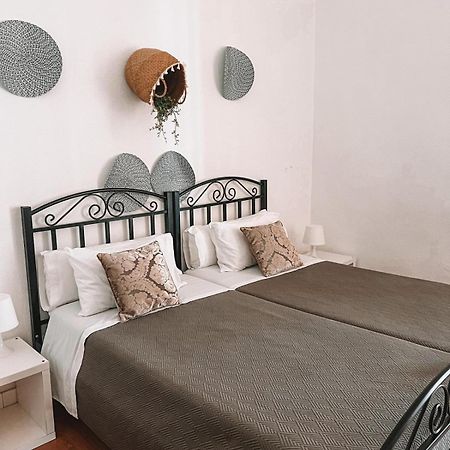 Avis Guesthouse Évora Exteriör bild